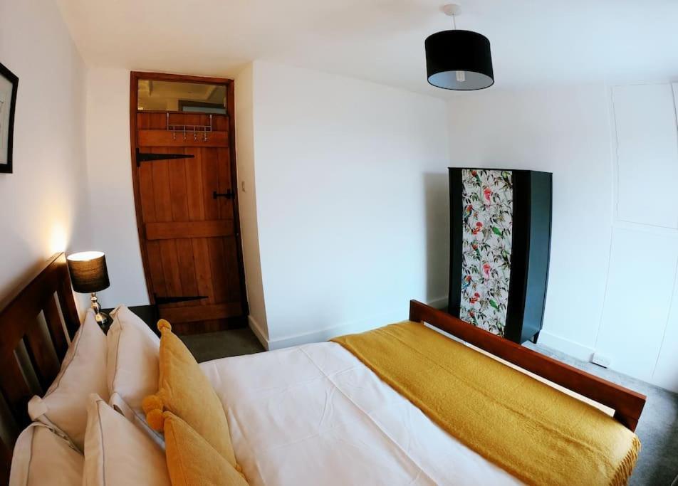 Baker'S Cottage, Urban Spa And Garden Bar Івшем Екстер'єр фото